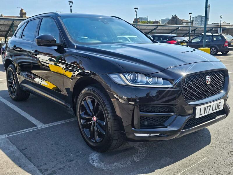 2017 black Jaguar F-PACE R-Sport LV17 LUE